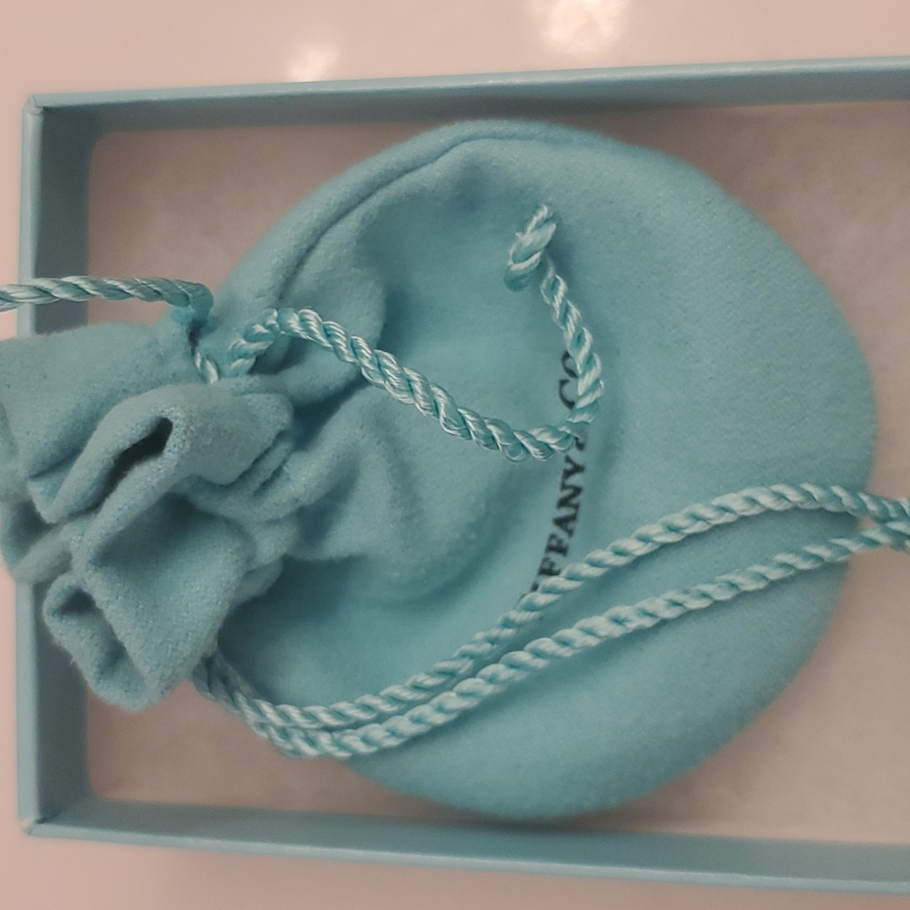 Tiffany new concave gorgeous round ring never used packed away bag away boxed - Picture 6 of 9